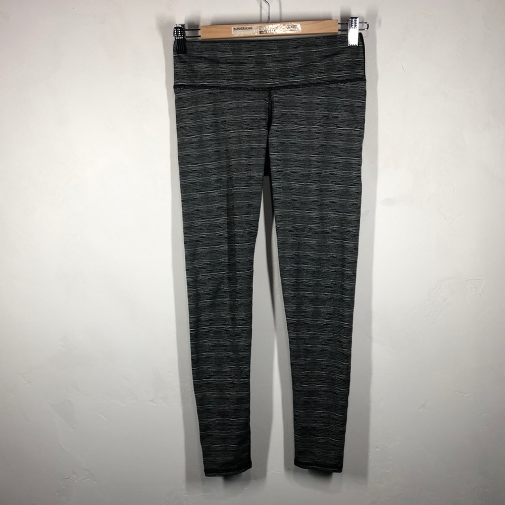 Aerie black and white leggings size small